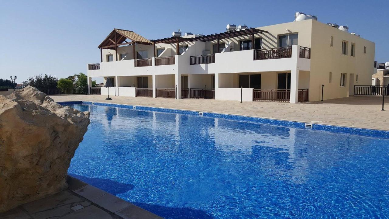 Stunning Apartment C106 With Balcony Looking Over Pool Pegeia Exteriér fotografie